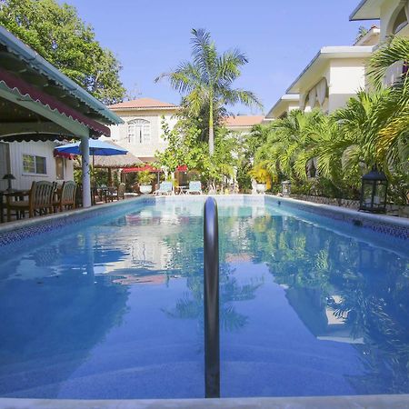 Rayon Hotel Negril Buitenkant foto