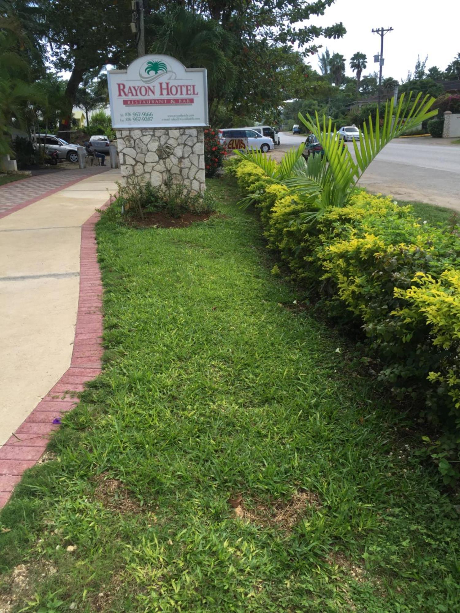Rayon Hotel Negril Buitenkant foto