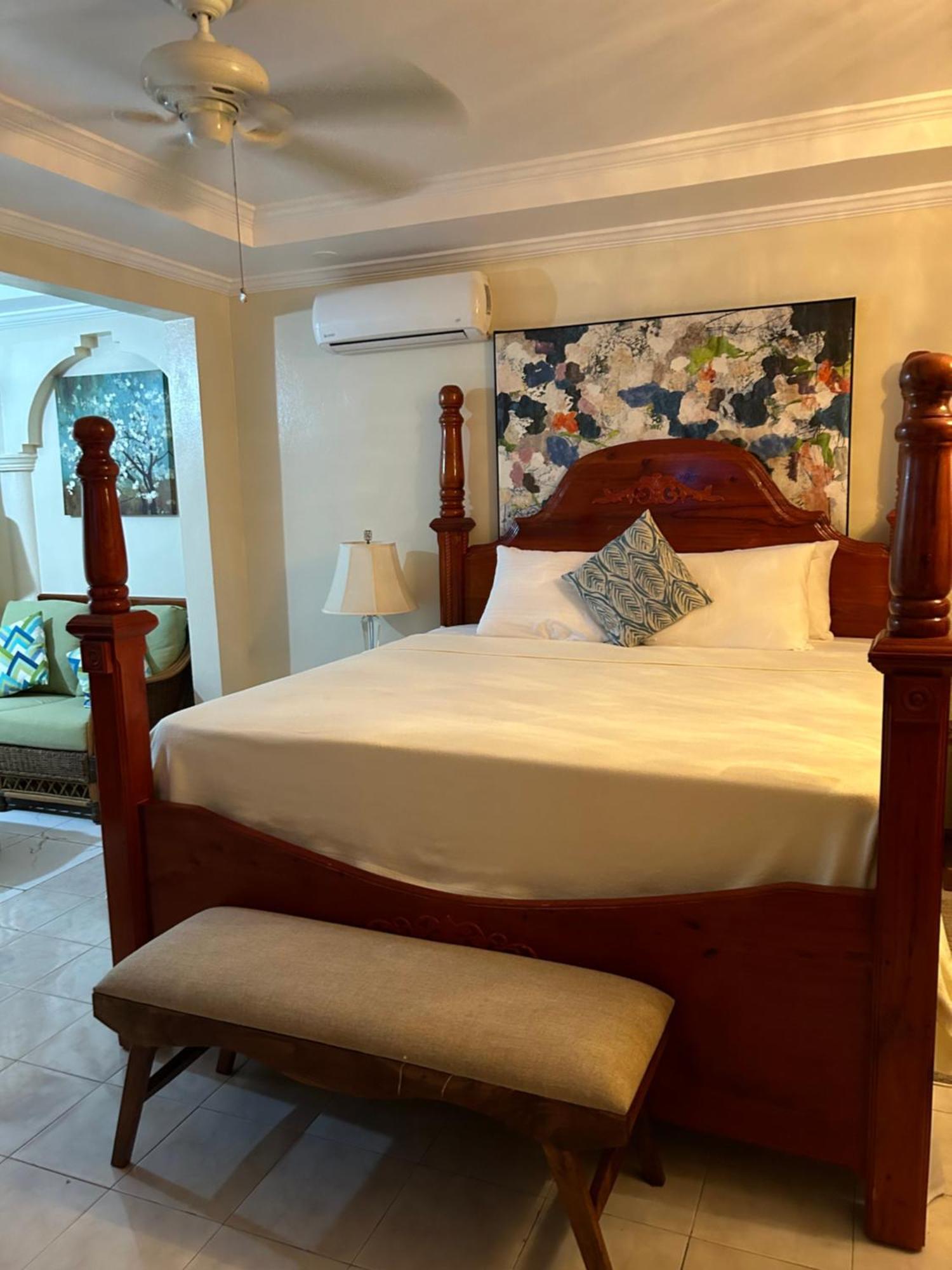 Rayon Hotel Negril Buitenkant foto