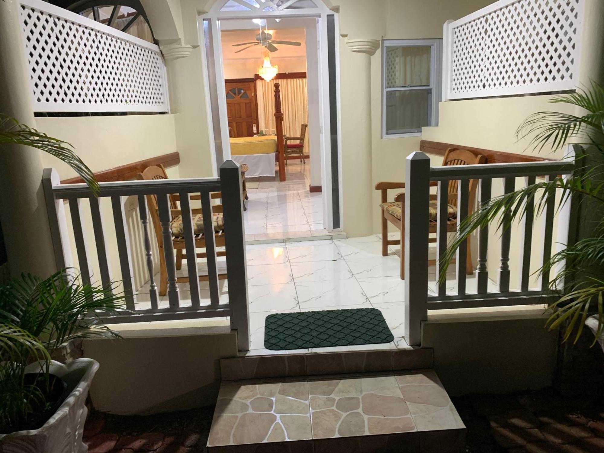 Rayon Hotel Negril Buitenkant foto