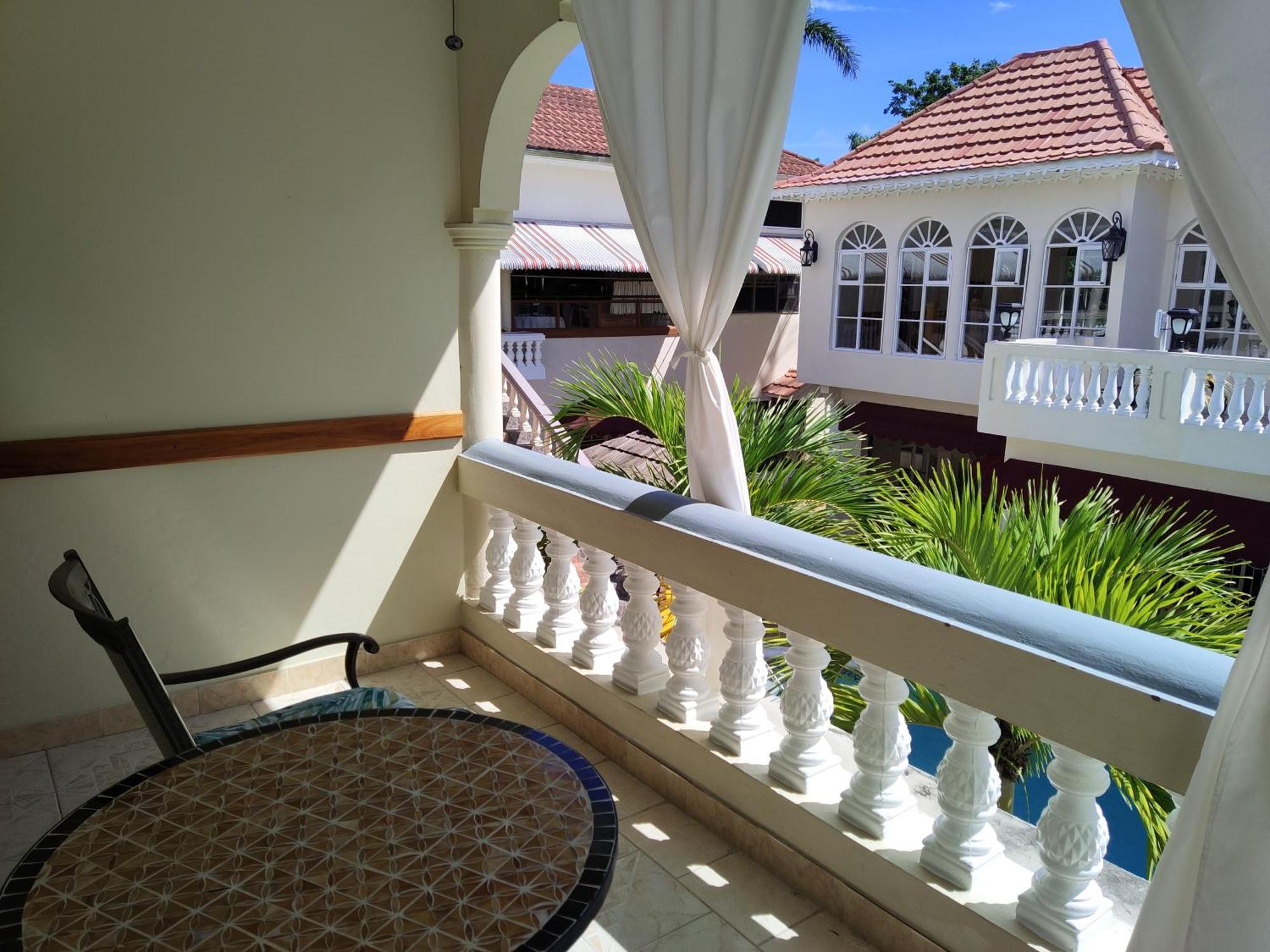 Rayon Hotel Negril Buitenkant foto