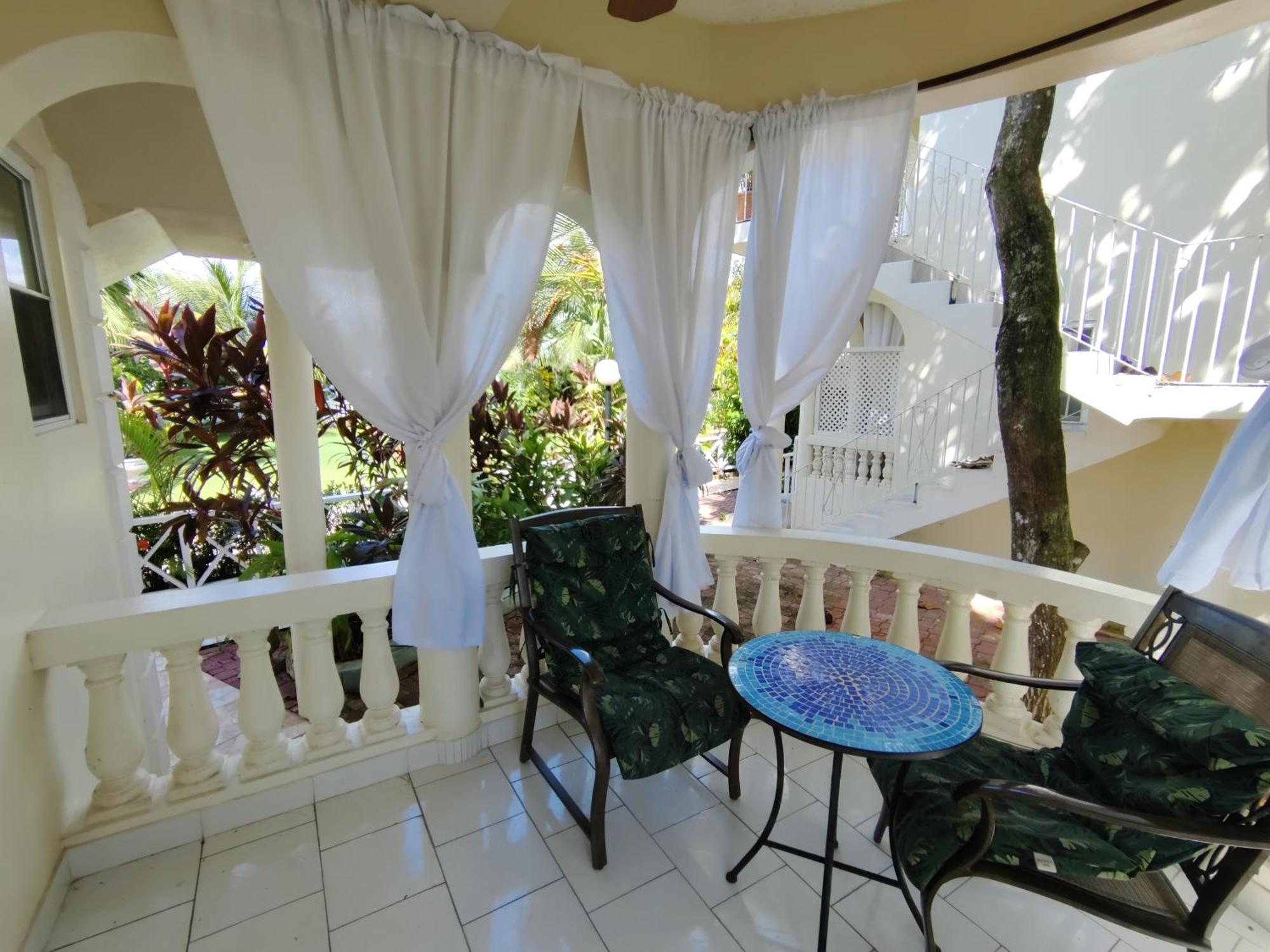 Rayon Hotel Negril Buitenkant foto