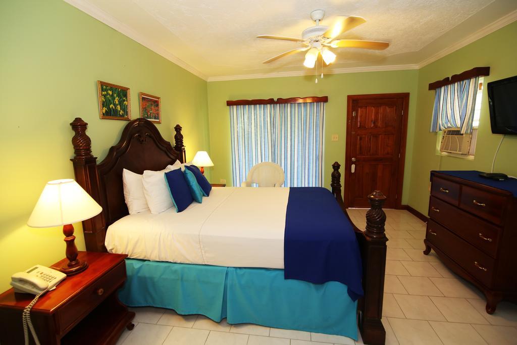 Rayon Hotel Negril Buitenkant foto