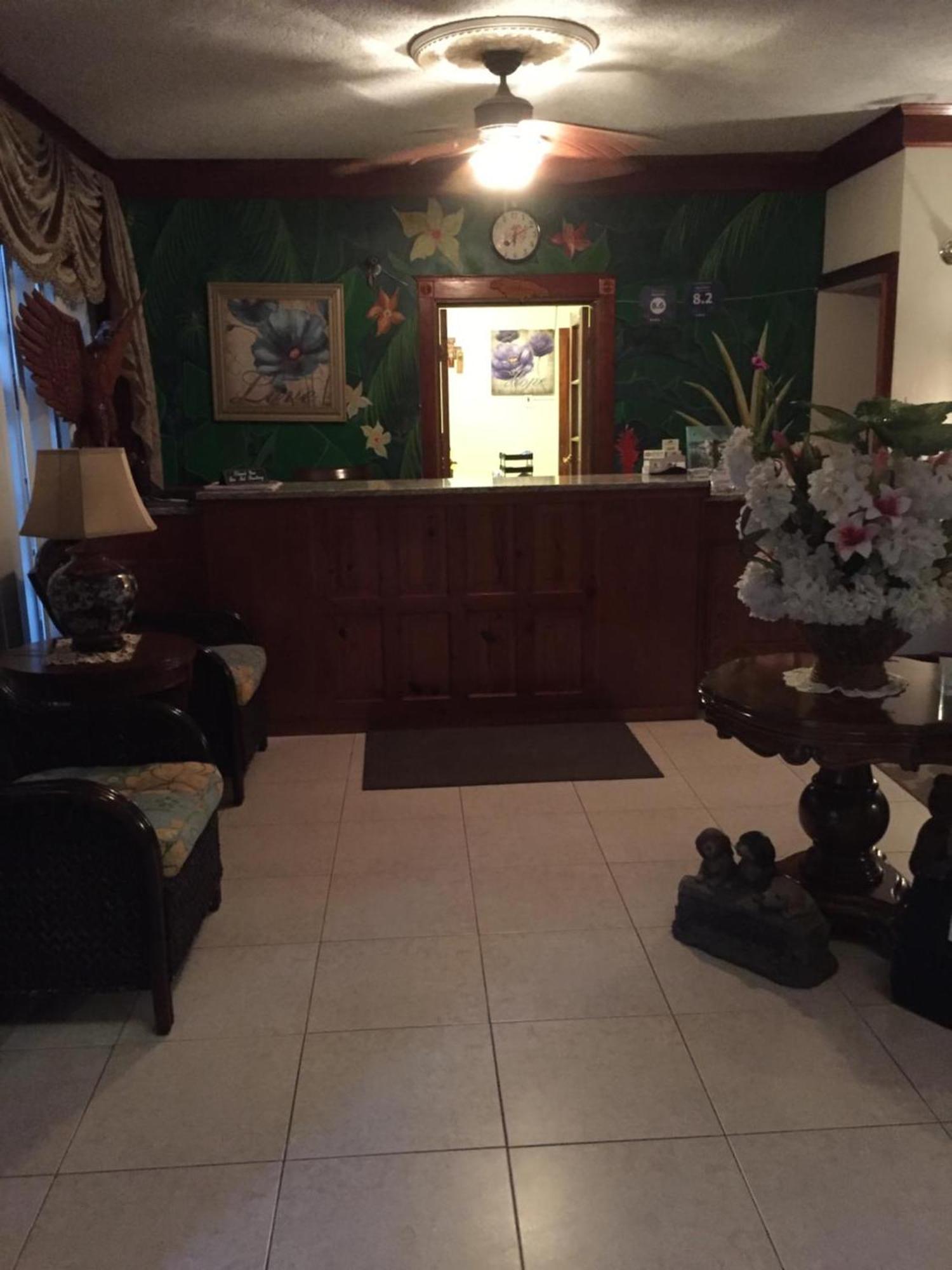 Rayon Hotel Negril Buitenkant foto